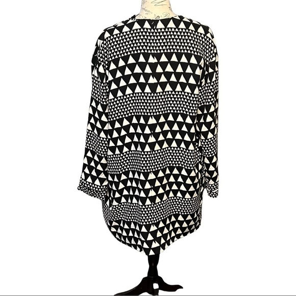 MinkPink Sparks Fly Cardigan Black & White Geometric Draped Open Front Medium - Picture 4 of 7